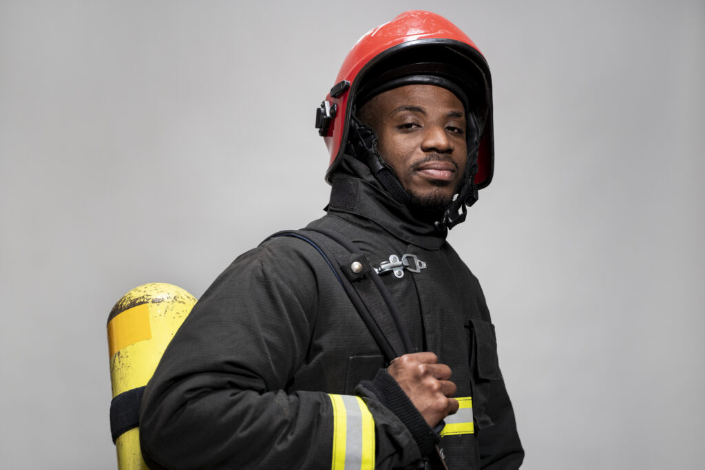 firefighter ready his mission (2)